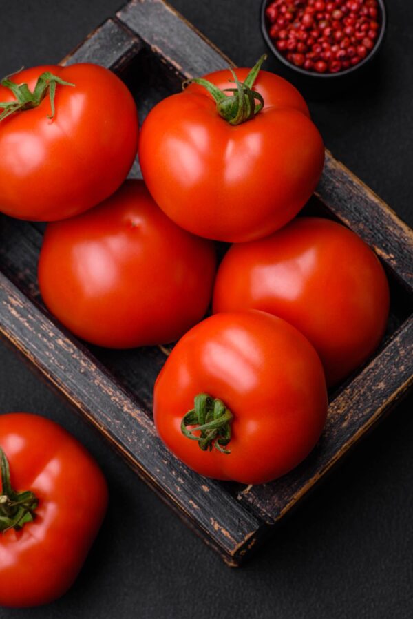 mall delicious-fresh-juicy-tomatoes-on-a-dark-concrete-2023-11-27-04-52-28-utc (1) Pomodoro Mallorquin da serbo semi